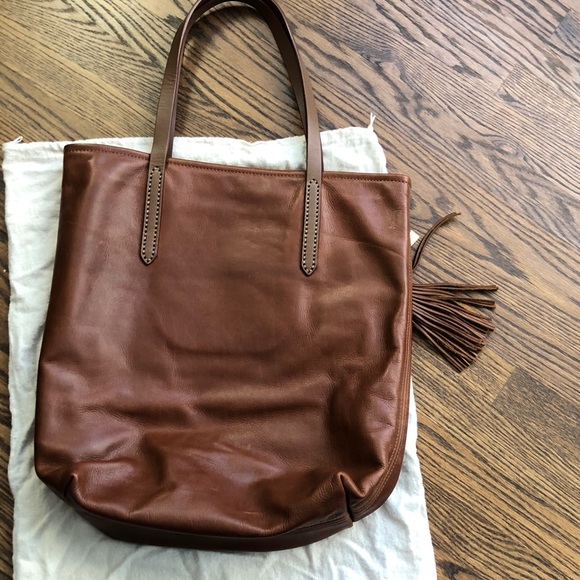Fount leather grand bellfield tote like new hazelnut comes with tassel keychain - Picture 5 of 8